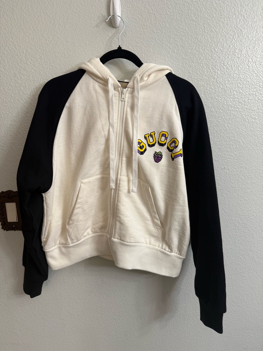 New with tags women’s size m Gucci Two-Tone Logo Zip Hoodie  oversized fits m-xl